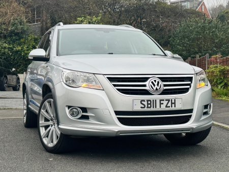 VOLKSWAGEN TIGUAN 2.0 TDI R-Line 4WD Euro 5 5dr